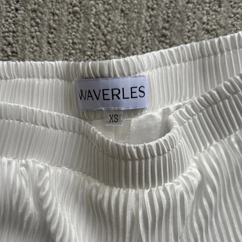 Waverles Pleats Please XS + feather cuffs - Picture 8 of 9